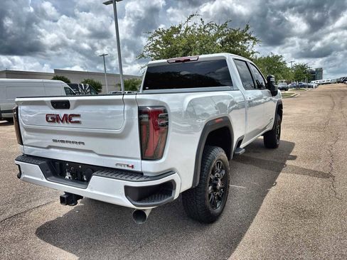 Used 2025 GMC Sierra 2500 AT4 AWD/4WD image 8
