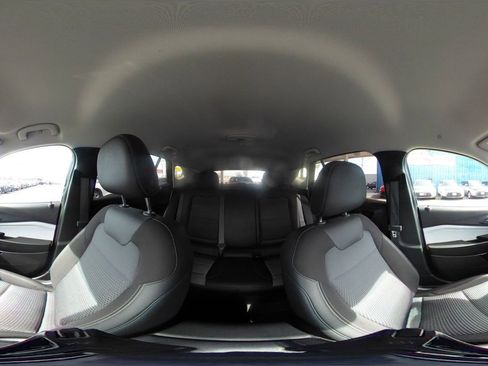 Used 2025 Chevrolet Trax LT image 41