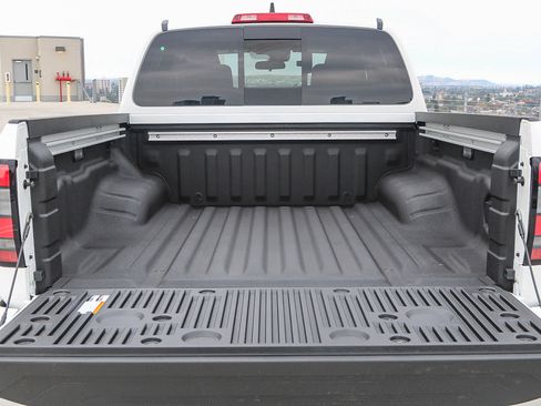 New 2025 Nissan Frontier SV w/ SV Convenience Package RWD image 12