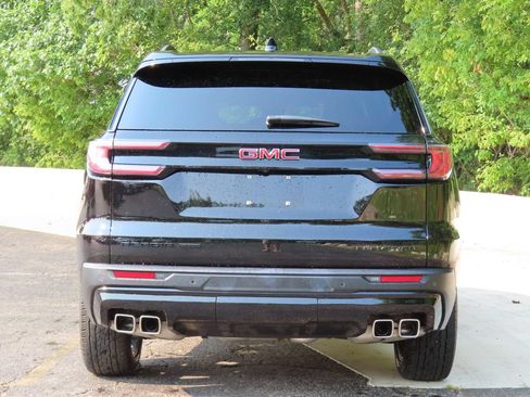 Used 2024 GMC Acadia Elevation w/ Black Edition AWD/4WD image 5