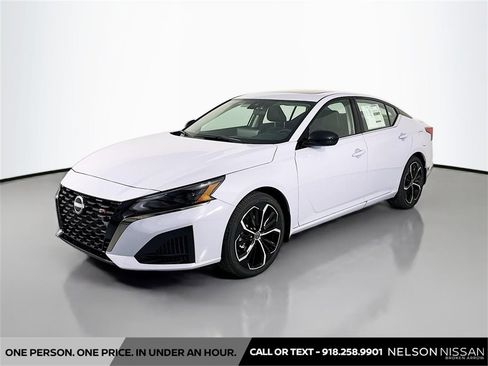 New 2025 Nissan Altima 2.5 SR image 1