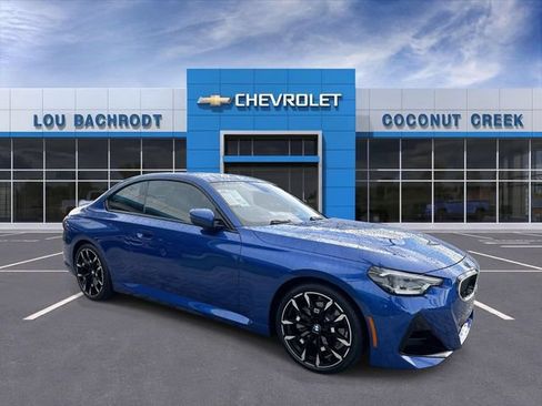 Used 2025 BMW 230i Coupe w/ M Sport Package RWD image 2