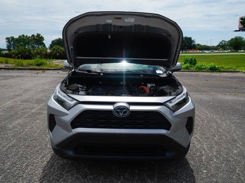 Used 2022 Toyota RAV4 XLE image 9