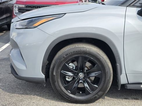 Used 2024 Toyota Highlander XLE image 8