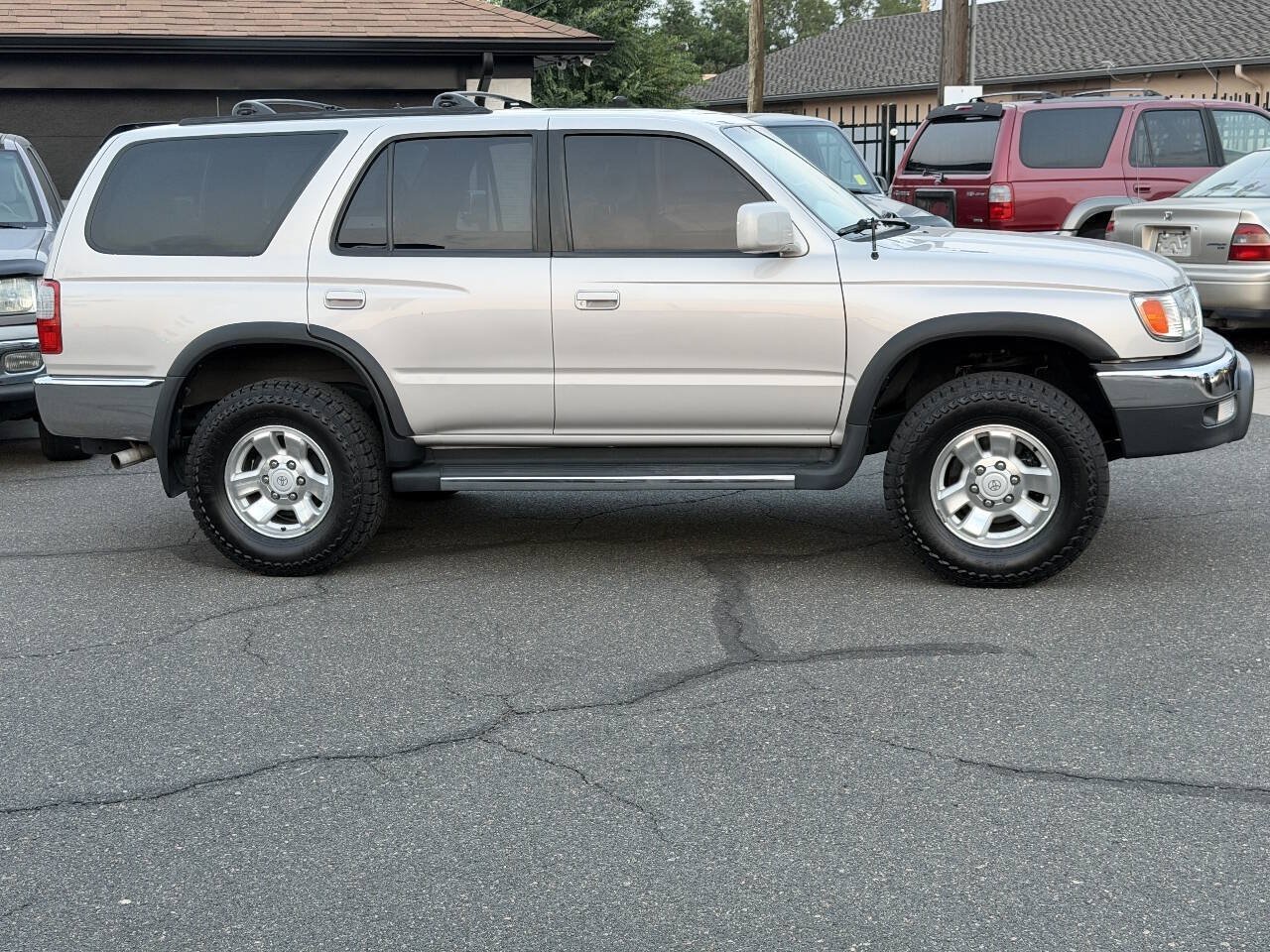 Used 1999 Toyota 4Runner SR5 w/ Upgrade Value Pkg 4 AWD/4WD image 34