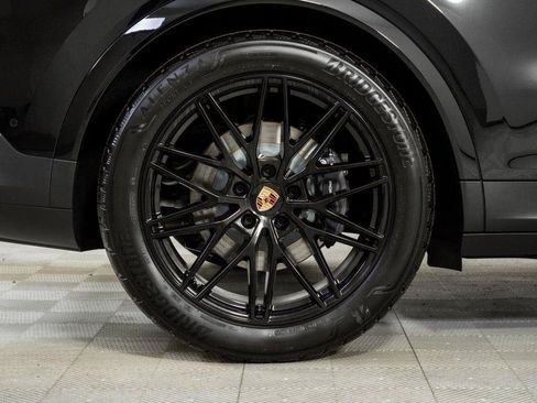 Certified 2026 Porsche Cayenne Coupe AWD/4WD image 40
