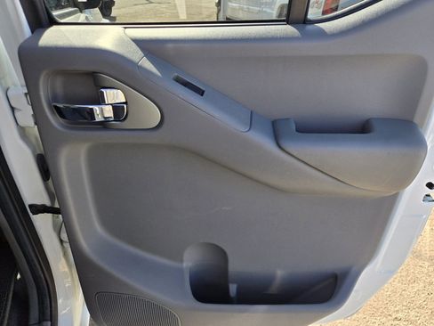 Used 2021 Nissan Frontier SV image 17