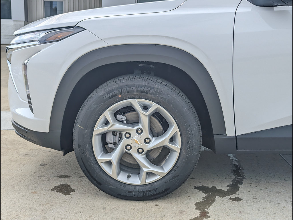 New 2026 Chevrolet Trax LS w/ LS Convenience Package FWD image 10