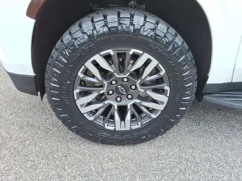 Certified 2022 Chevrolet Tahoe LT w/ Luxury Package RWD image 10