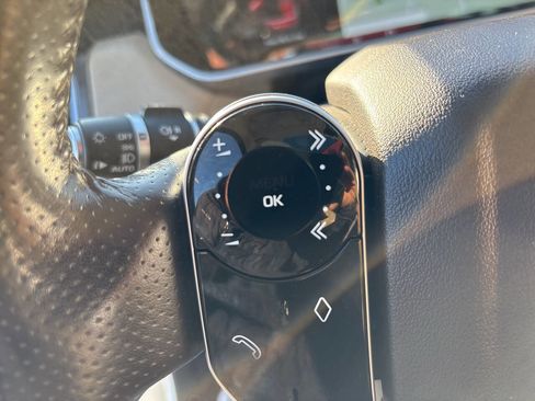 Used 2018 Land Rover Range Rover Sport SE image 33