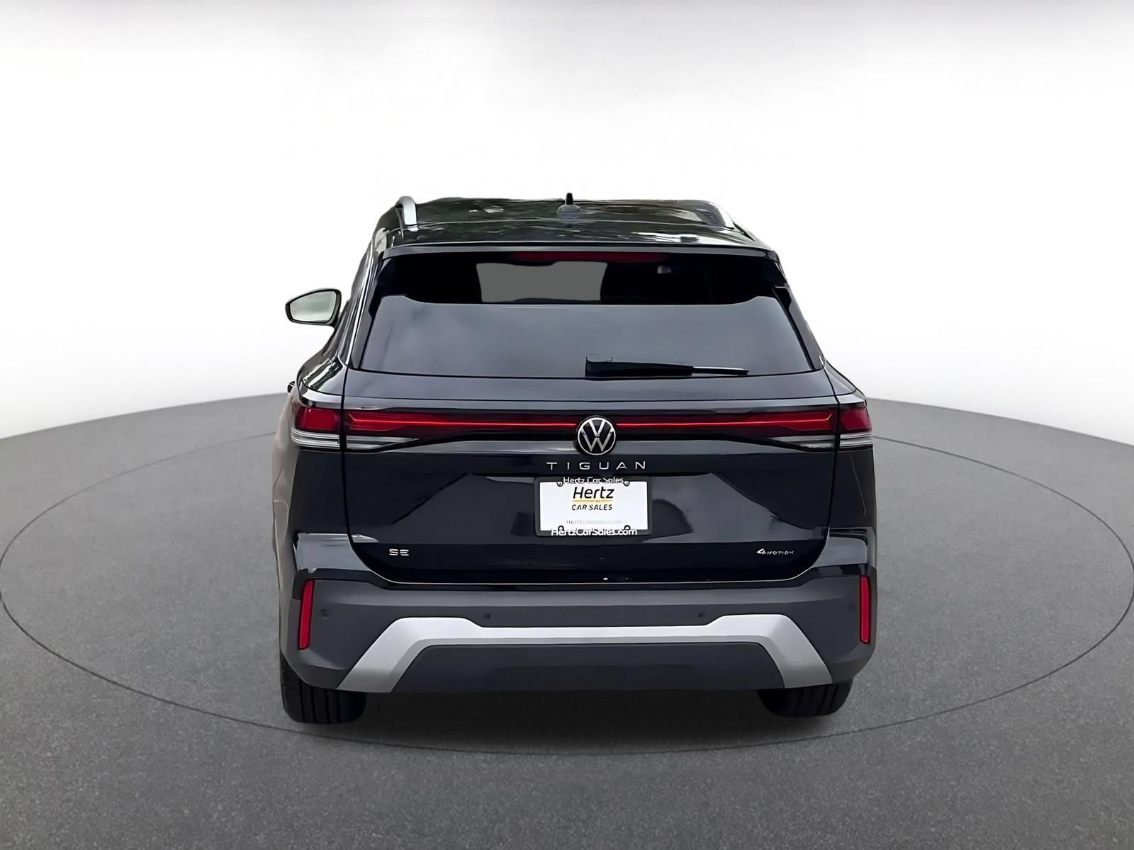 Used 2026 Volkswagen Tiguan SE AWD/4WD image 12