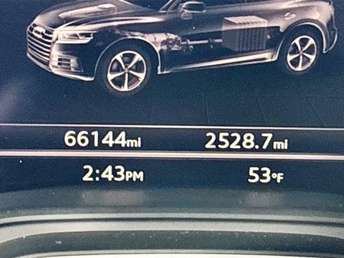 Used 2020 Audi Q5 e Prestige w/ Prestige Package image 14