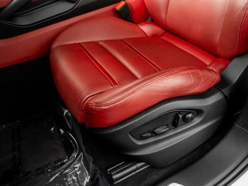 Used 2023 Porsche Cayenne Platinum Edition image 27