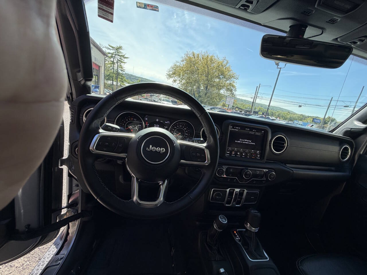 Used 2018 Jeep Wrangler Unlimited Sahara AWD/4WD image 37