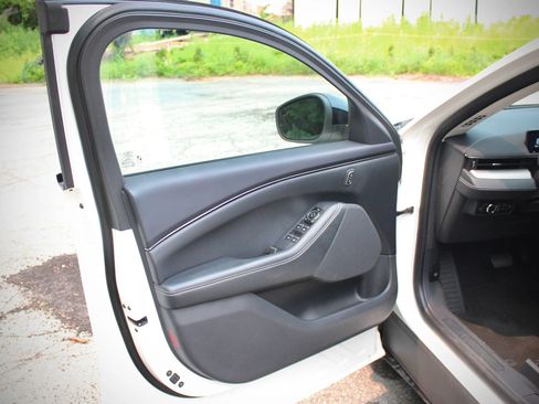 Used 2023 Ford Mustang Mach-E Select RWD image 9