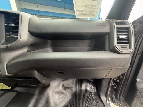 Used 2022 RAM 2500 Tradesman w/ Chrome Appearance Group image 14