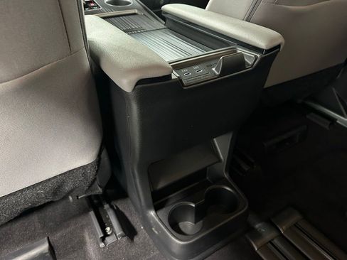Used 2025 Toyota Sienna LE image 51