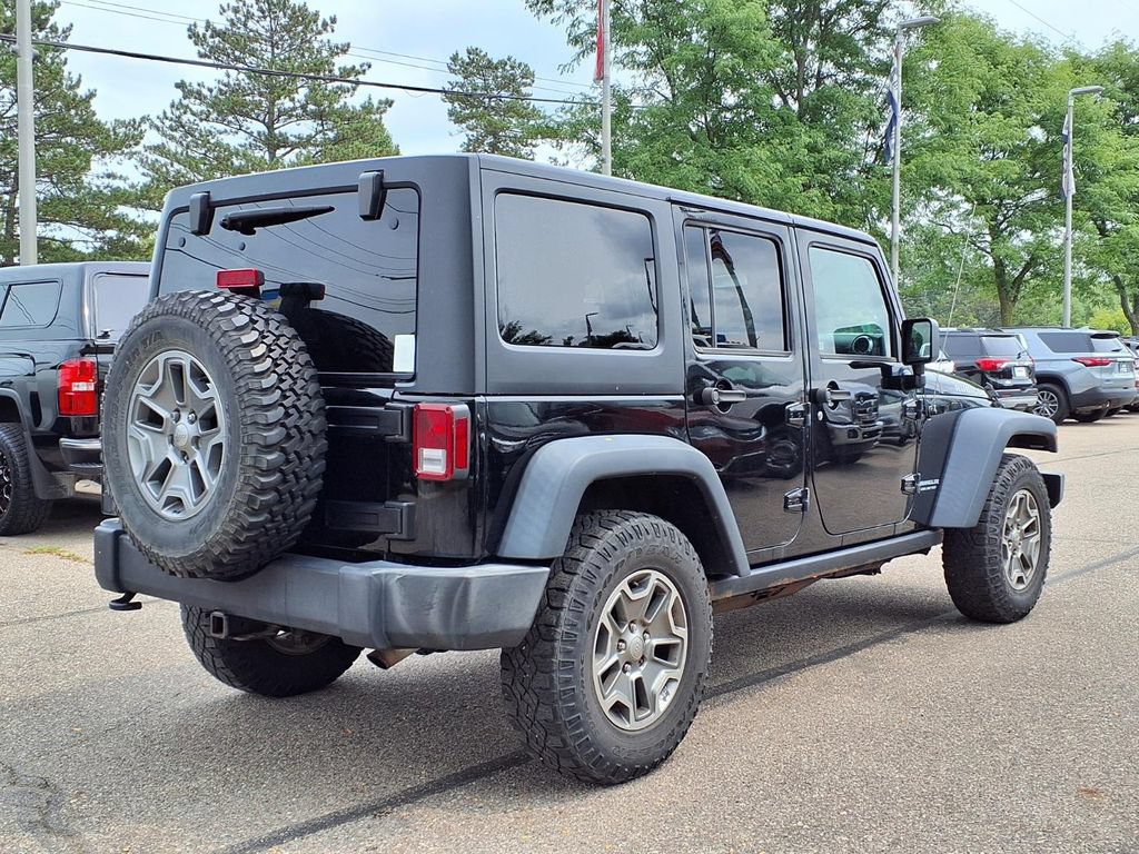 Used 2016 Jeep Wrangler Unlimited Rubicon w/ Connectivity Group AWD/4WD image 4
