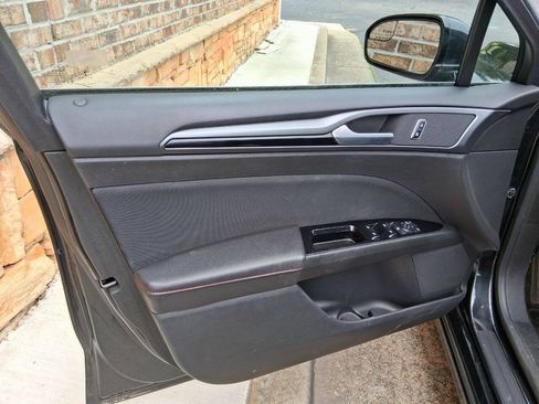 Used 2015 Ford Fusion SE w/ Equipment Group 201A AWD/4WD image 21