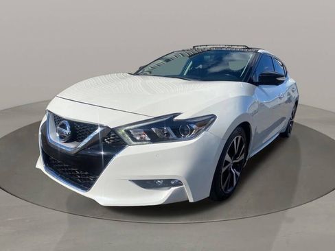 Used 2017 Nissan Maxima Platinum image 2