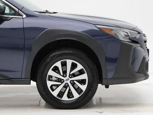 Used 2025 Subaru Outback Premium image 4