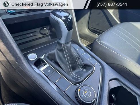 Used 2023 Volkswagen Tiguan SE R-Line image 44