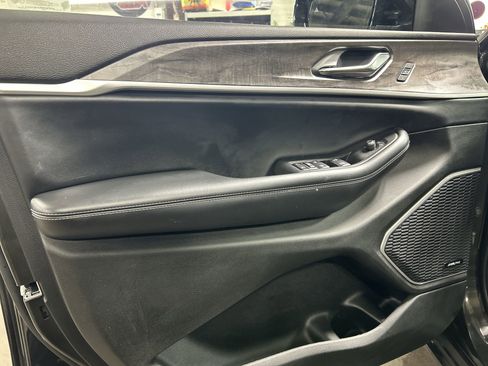 Used 2022 Jeep Grand Cherokee L Limited w/ Trailer Tow Group (B) image 23