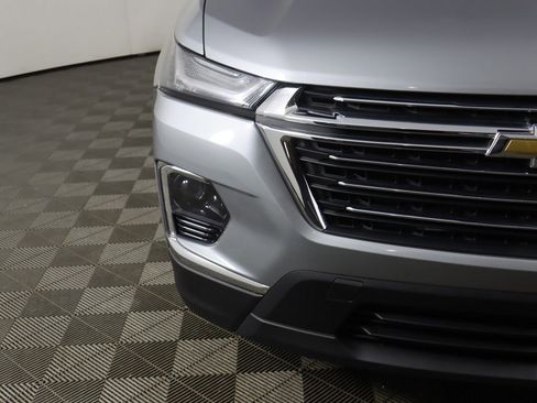 Used 2023 Chevrolet Traverse LT image 12