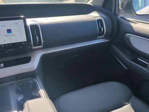 New 2026 Ford Expedition Active AWD/4WD image 17