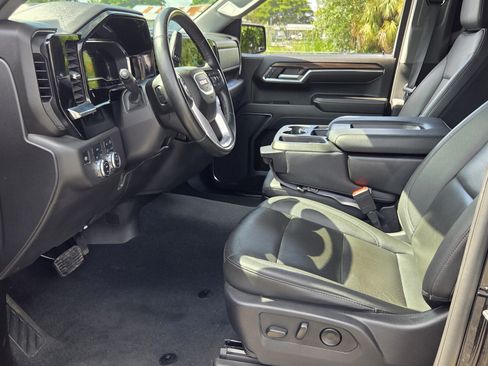 Certified 2024 GMC Sierra 1500 SLT AWD/4WD image 9