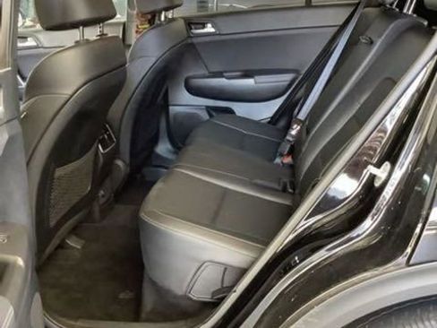 Used 2020 Kia Sportage S image 11