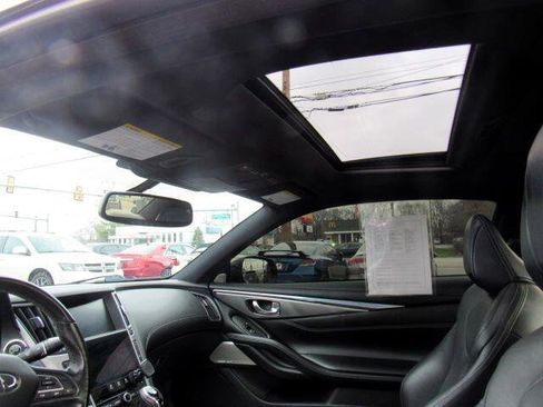 Used 2018 INFINITI Q60 3.0t Luxe w/ Sensory Package 3.0T Luxe image 11