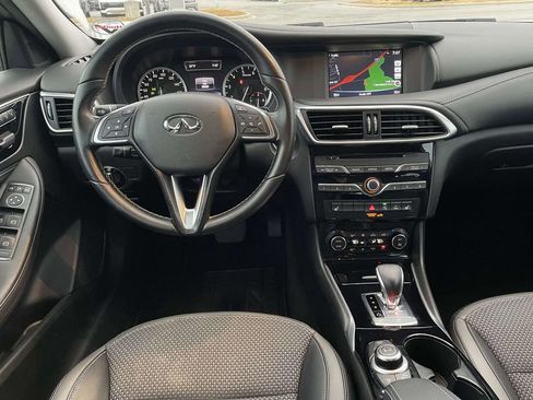 Used 2019 INFINITI QX30 Premium w/ Navigation Package image 4