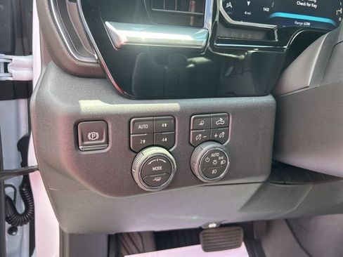 New 2026 Chevrolet Silverado 1500 LTZ w/ LTZ Premium Package AWD/4WD image 18