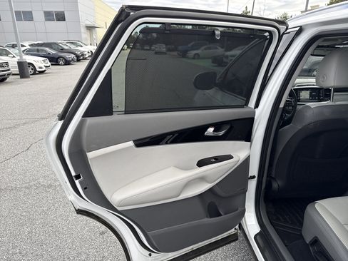 Used 2019 Kia Sorento SX w/ SX Touring Package image 20