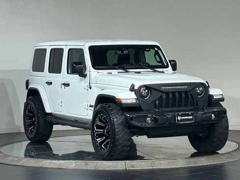 Used 2021 Jeep Wrangler Unlimited Sahara AWD/4WD image 2