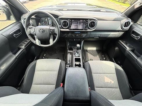 Used 2021 Toyota Tacoma TRD Sport AWD/4WD image 11