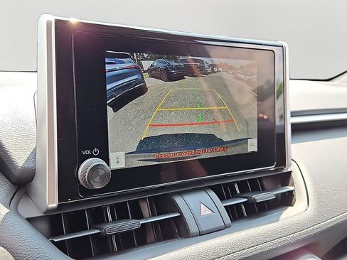 Used 2025 Toyota RAV4 XLE w/ Weather Package AWD/4WD image 18