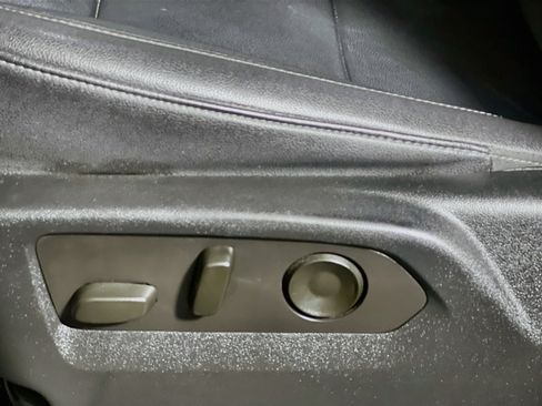 Used 2022 Chevrolet Suburban Z71 AWD/4WD image 15