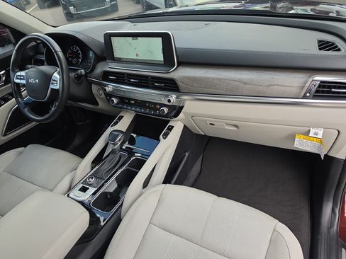 Certified 2022 Kia Telluride SX w/ Nightfall Edition Package AWD/4WD image 12
