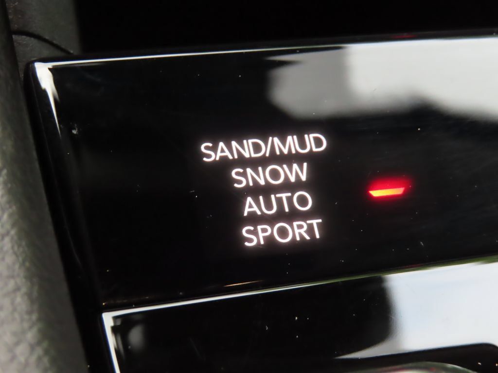 Used 2023 Jeep Grand Cherokee Limited w/ Trailer Tow Prep Group (B) AWD/4WD image 10