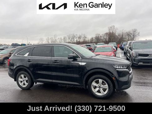 Used 2023 Kia Sorento LX image 4