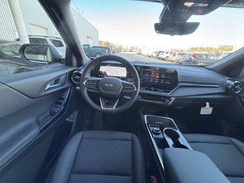 New 2026 Chevrolet Equinox LT w/ Convenience Package II image 6