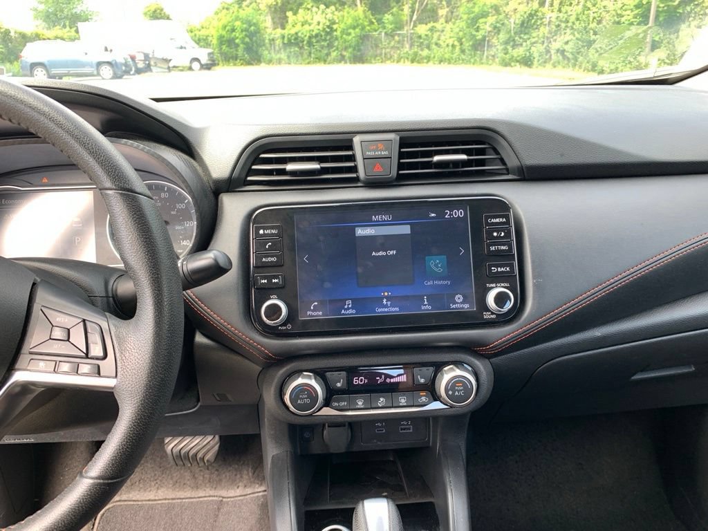 Used 2024 Nissan Versa SR FWD image 18