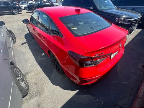 Used 2025 Honda Civic Sport image 6