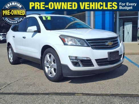 Used 2017 Chevrolet Traverse LT w/ Style and Technology Package image 1