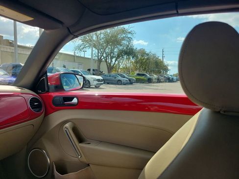 Used 2013 Volkswagen Beetle 2.5 image 3