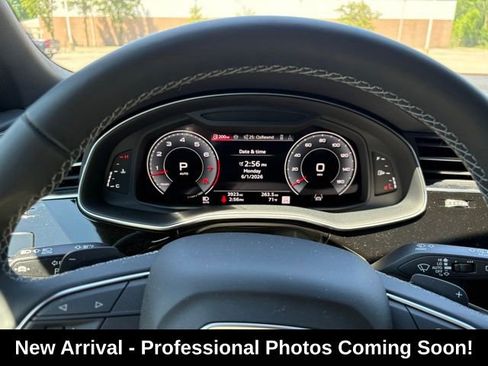 Used 2025 Audi Q8 Premium Plus AWD/4WD image 19