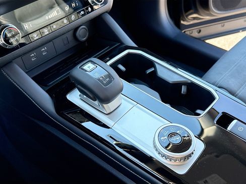 New 2026 Mitsubishi Outlander SE image 12