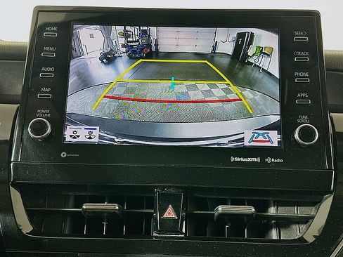 Used 2022 Toyota Camry SE image 16